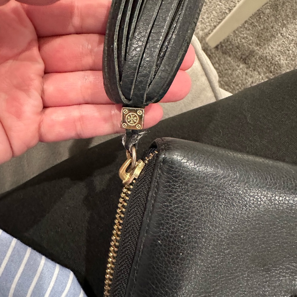 Tory Burch Black Leather Zipper Wallet with Tassel - Picture 5 of 6